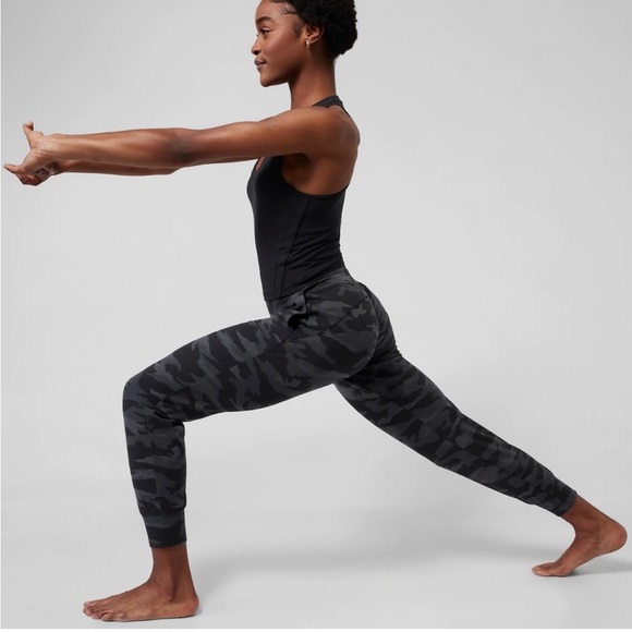 Athleta Pants - Athleta Camo Salutation Jogger- Size XS
